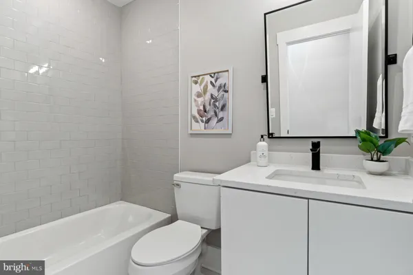 $4,900 | 1640 4th Street Northwest, Unit 2, Washington, DC 20001