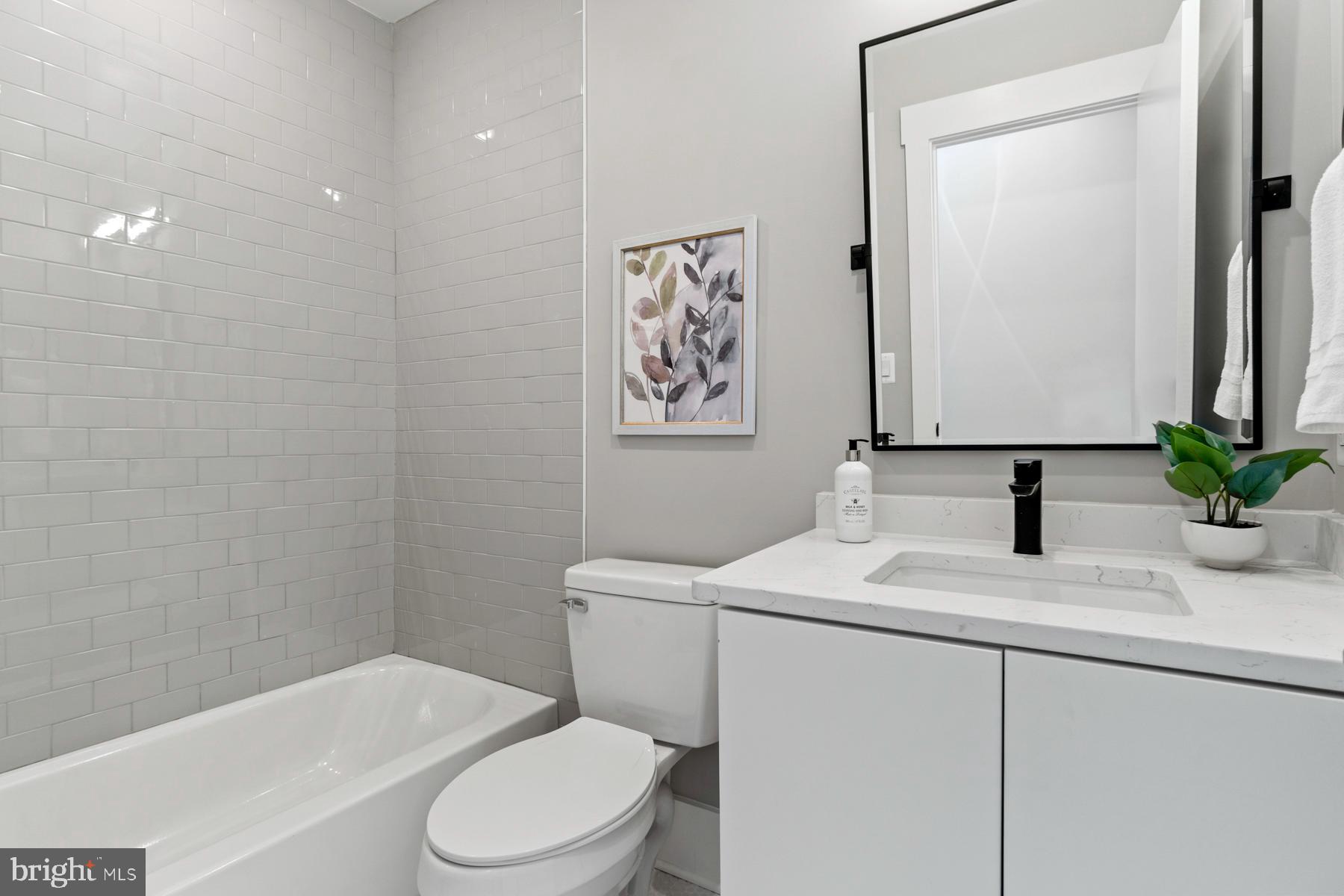 1640 4th Street Northwest, Unit 2 Washington, DC 20001 - Photo 22 of 39 2nd full bathroom