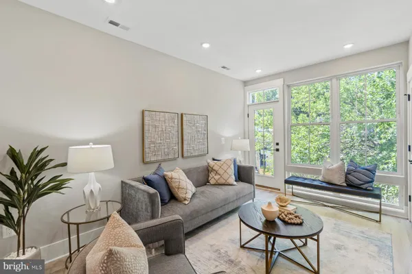 $4,900 | 1640 4th Street Northwest, Unit 2, Washington, DC 20001