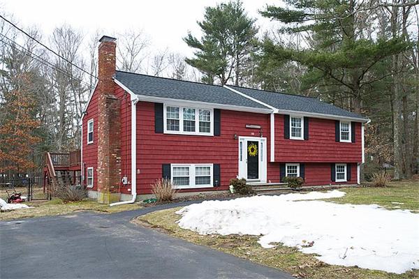 101 Old Farm Road Hanover, MA 02339 - Photo 2 of 21 Gallery Image 2