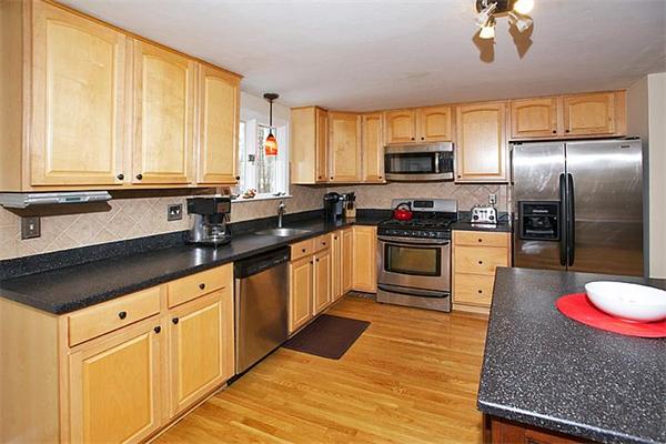 101 Old Farm Road Hanover, MA 02339 - Photo 8 of 21 Gallery Image 8