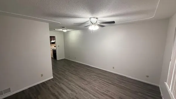 $1,350 | 461 West Shaw Avenue, Fresno, CA 93704