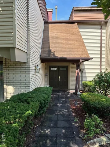 $79,900 | 1251 Guelbreth Lane, Unit 308, St. Louis, MO 63146