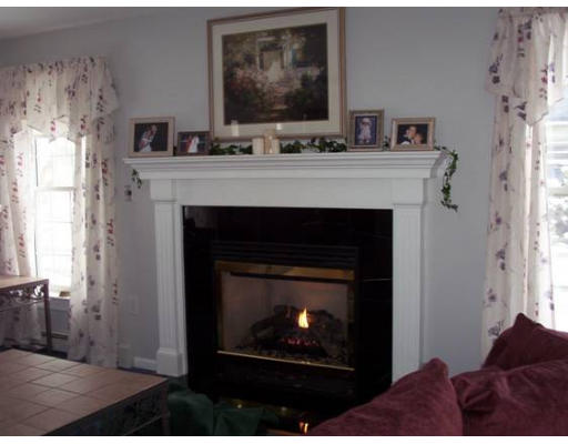 13 Birch Road Westford, MA 01886 - Photo 4 of 11 Gallery Image 4