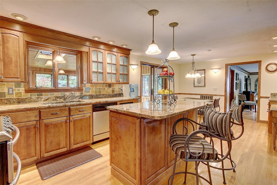 70 Hillside Road Cumberland, RI 02864 - Photo 15 of 40