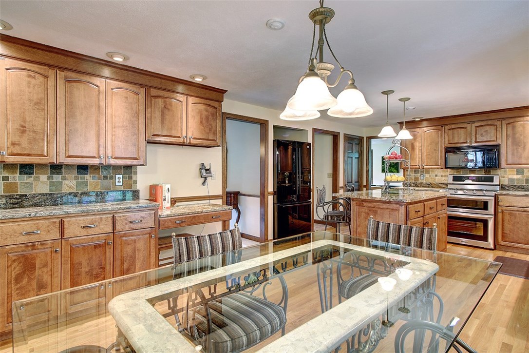 70 Hillside Road Cumberland, RI 02864 - Photo 17 of 40