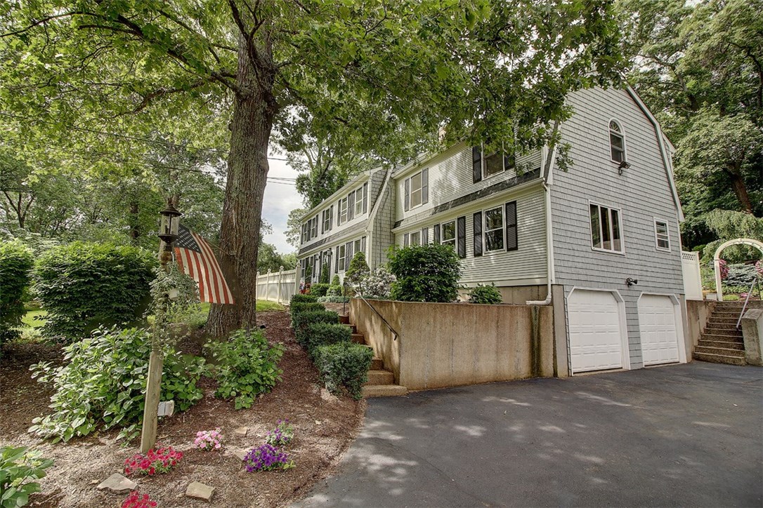70 Hillside Road Cumberland, RI 02864 - Photo 2 of 40