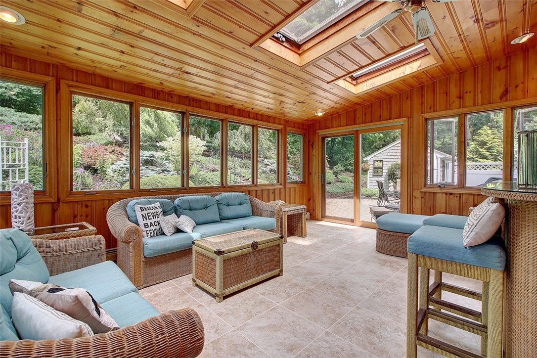 70 Hillside Road Cumberland, RI 02864 - Photo 23 of 40