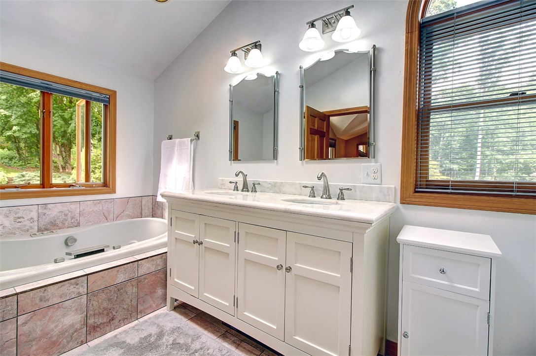 70 Hillside Road Cumberland, RI 02864 - Photo 29 of 40