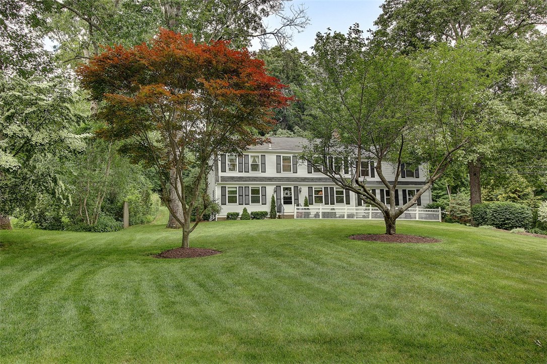 70 Hillside Road Cumberland, RI 02864 - Photo 4 of 40