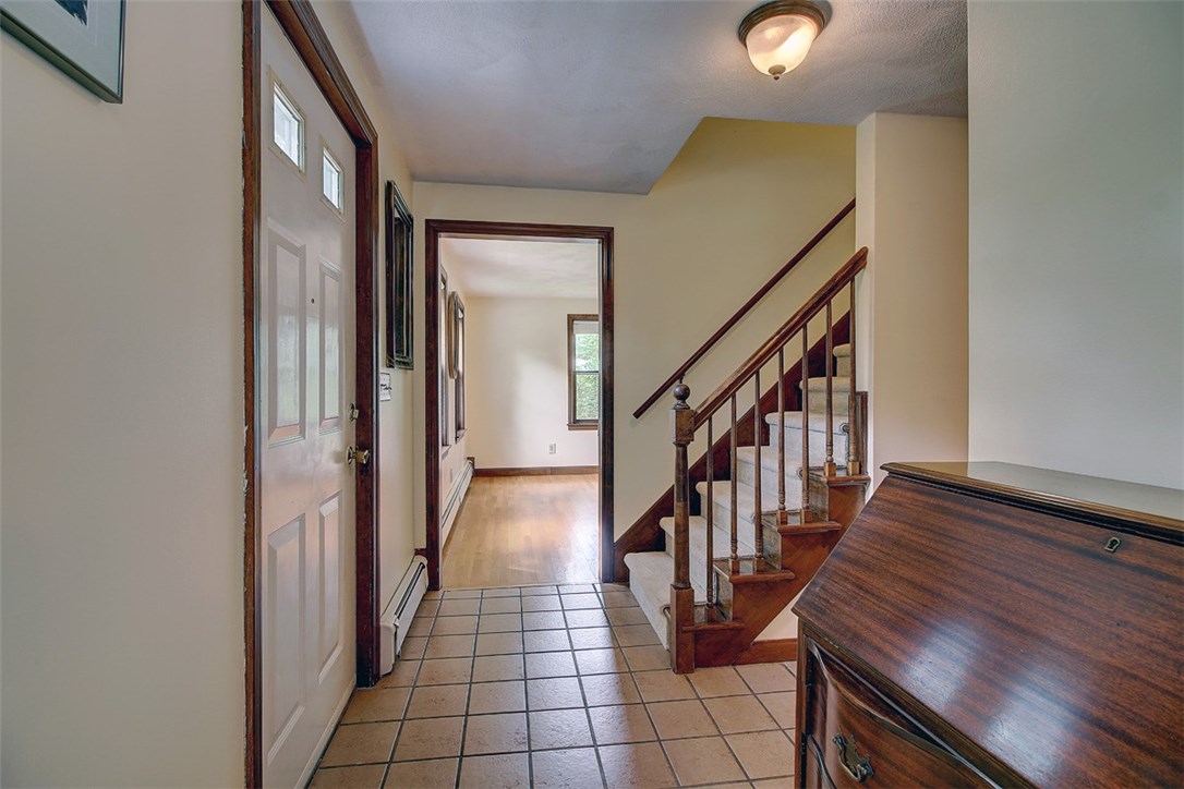 70 Hillside Road Cumberland, RI 02864 - Photo 5 of 40