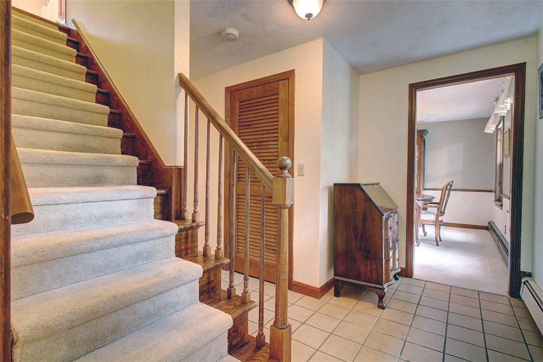 70 Hillside Road Cumberland, RI 02864 - Photo 7 of 40