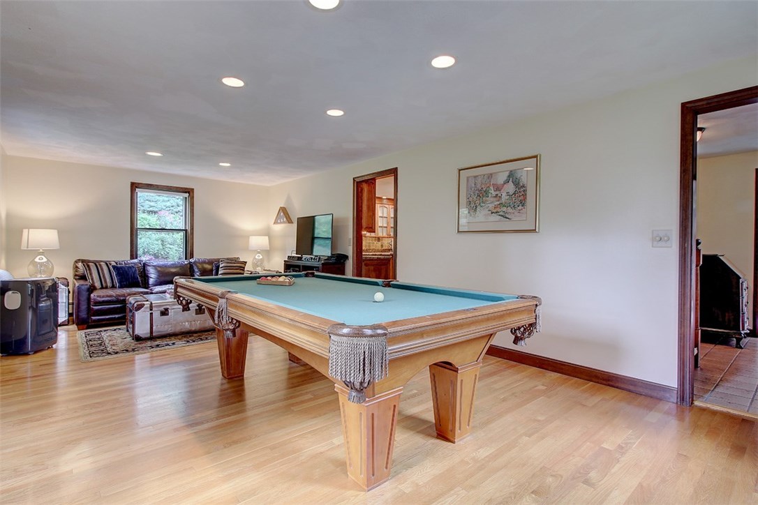 70 Hillside Road Cumberland, RI 02864 - Photo 9 of 40