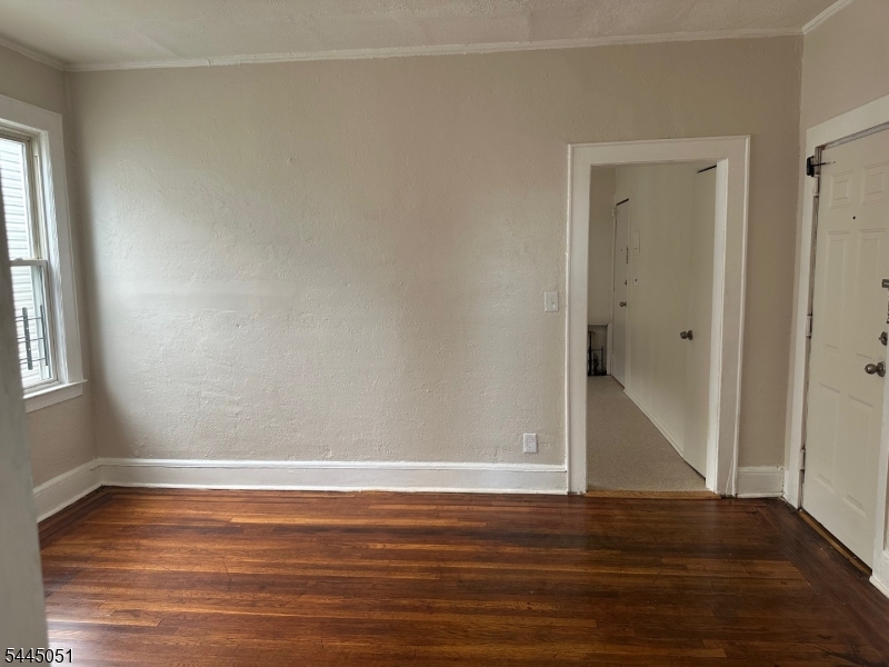 31 Norman Road Newark, NJ 07106 - Photo 3 of 17