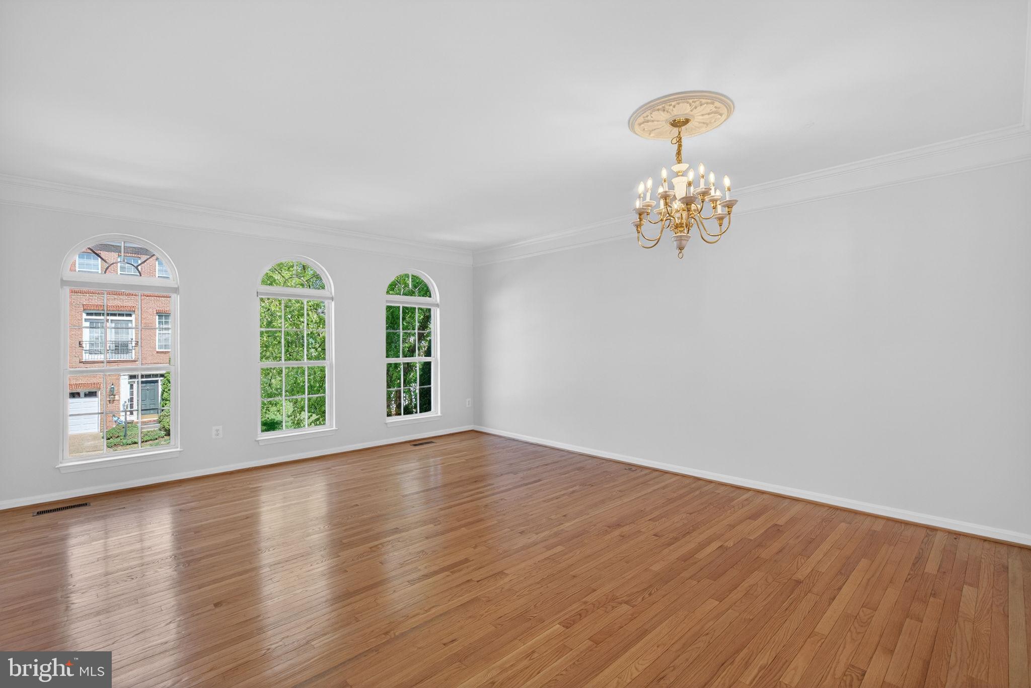 13597 Big Boulder Road Herndon, VA 20171 - Photo 5 of 41 Light Filled Living Room