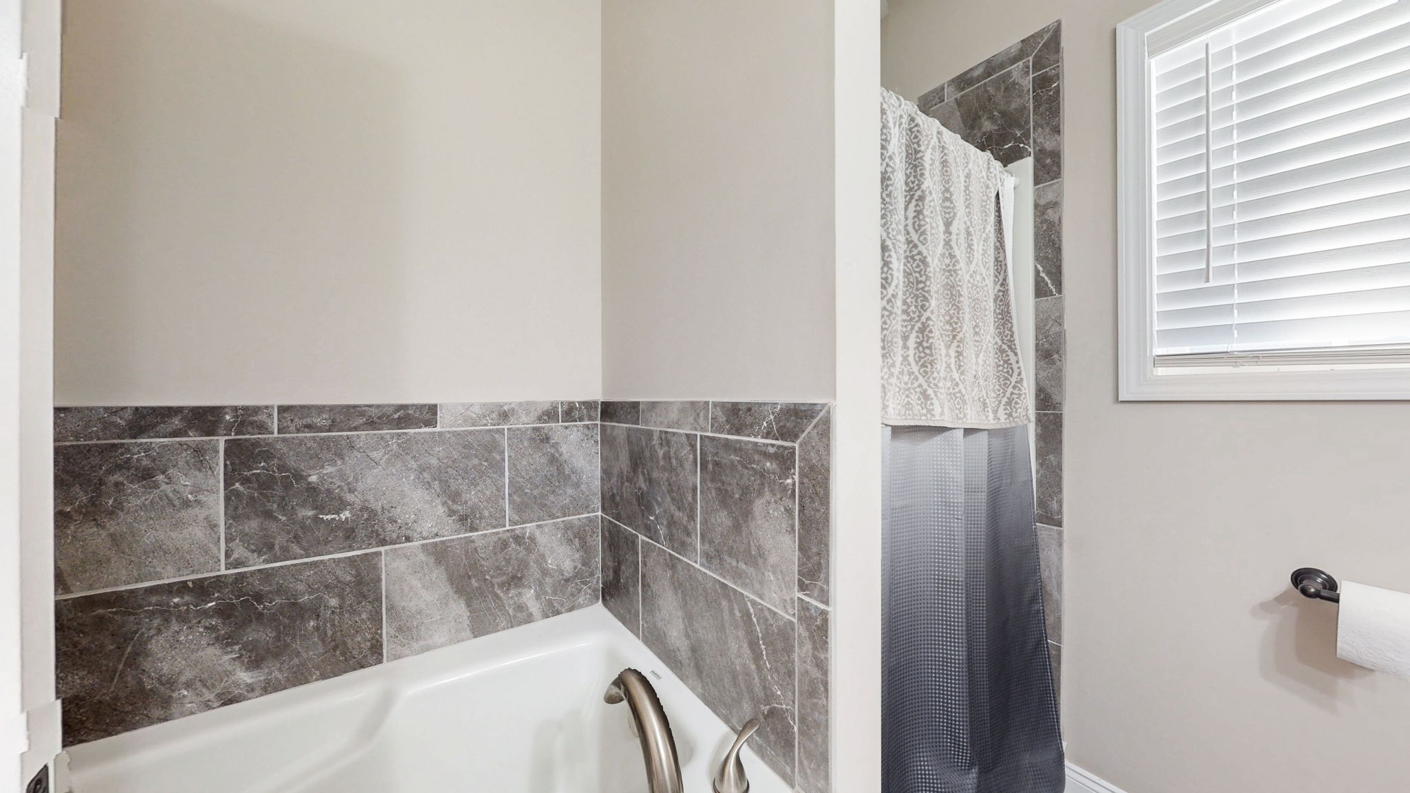 375 Misty Drive Pleasant View, TN 37146 - Photo 8 of 12 a bathroom with a bathtub