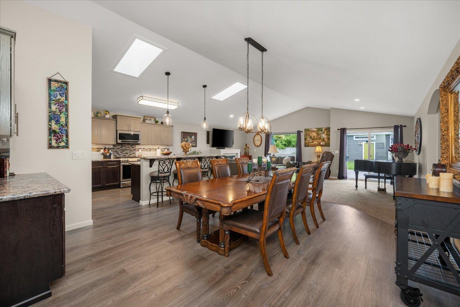 212 South Long Road Spokane Valley, WA 99016 - Photo 4 of 37 Gallery Image 4