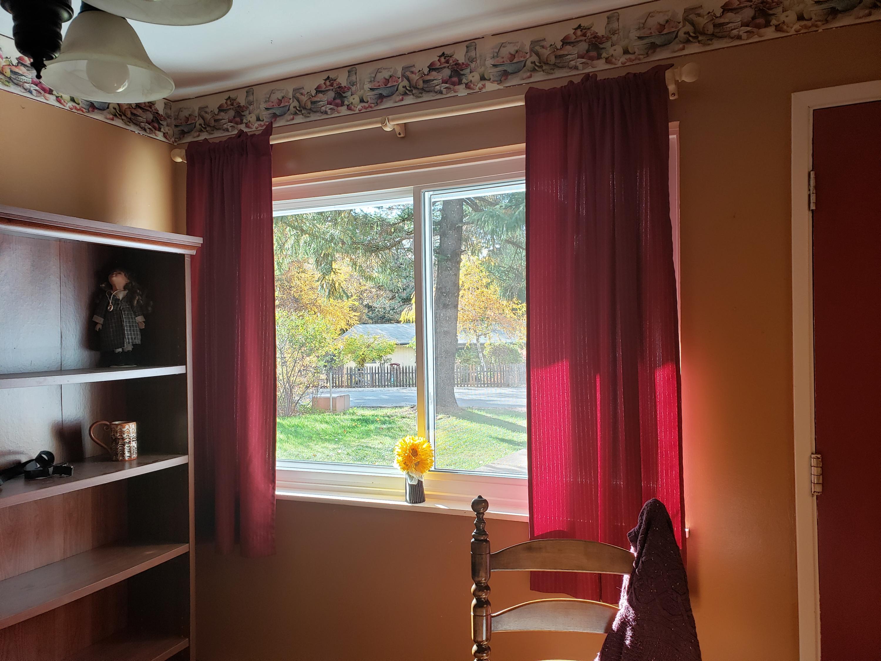 217 Shadowbrook Drive Cave Junction, OR 97523 - Photo 17 of 25 New Vinyl window in Diningroom. Installed 11/4/2020