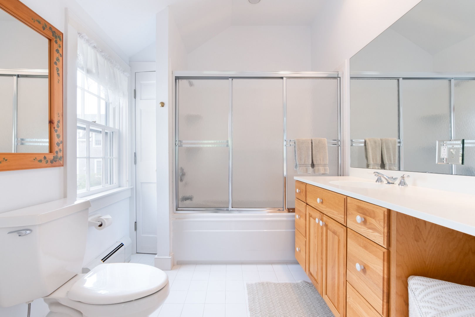 19 Derrymore Road Nantucket, MA 02554 - Photo 15 of 18 Second floor guest suite, Room 3 bathroom