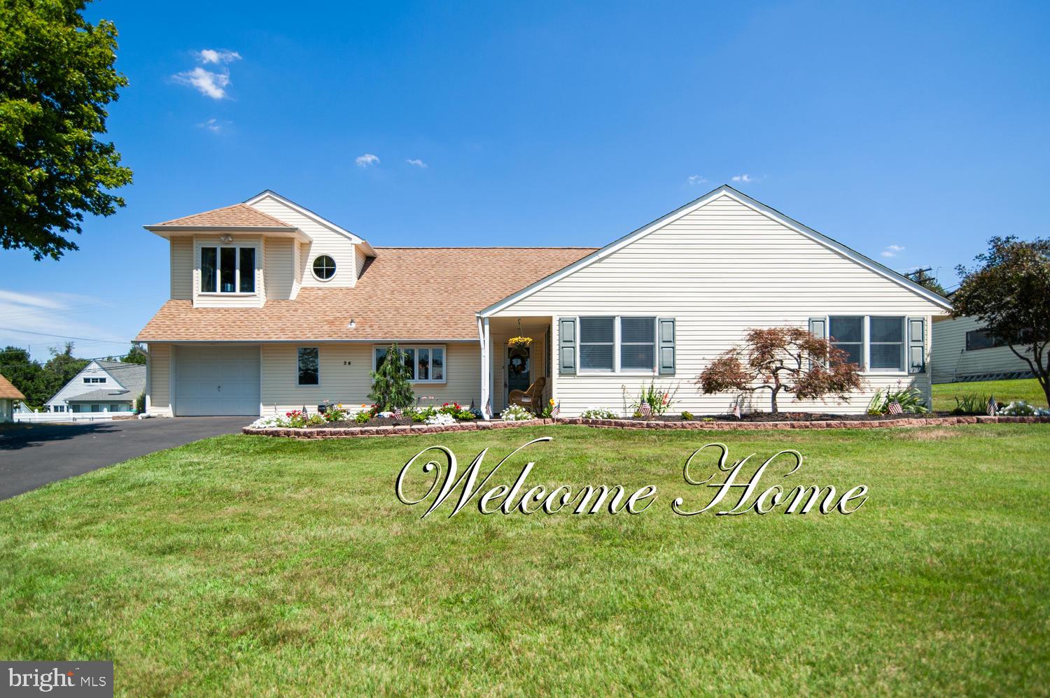 36 Falcon Road Levittown, PA 19056 - Photo 1 of 27