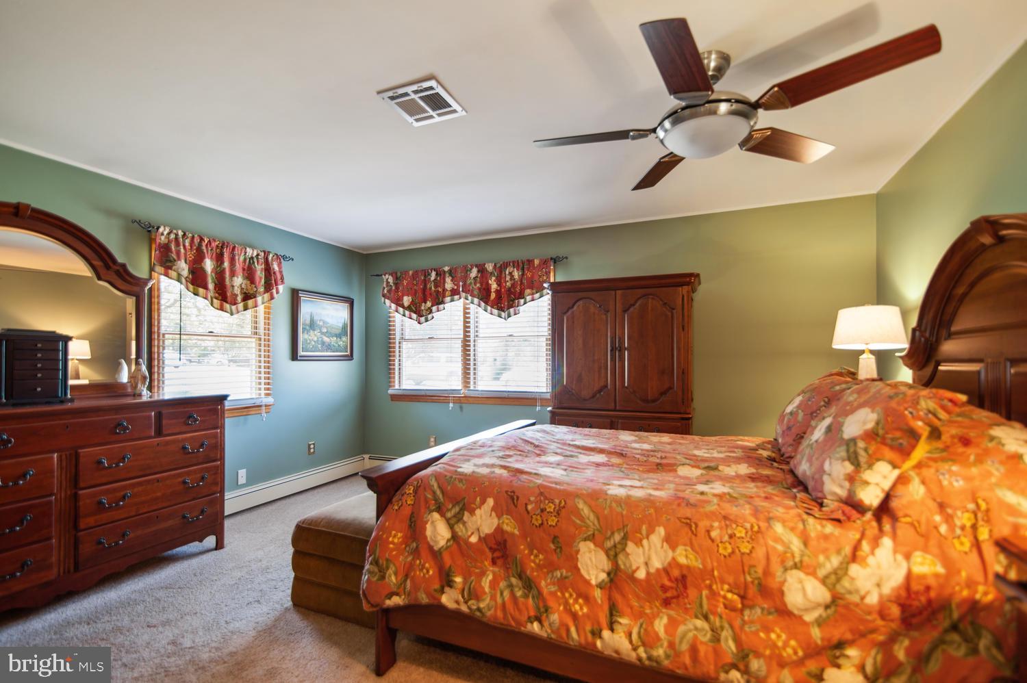 36 Falcon Road Levittown, PA 19056 - Photo 14 of 27