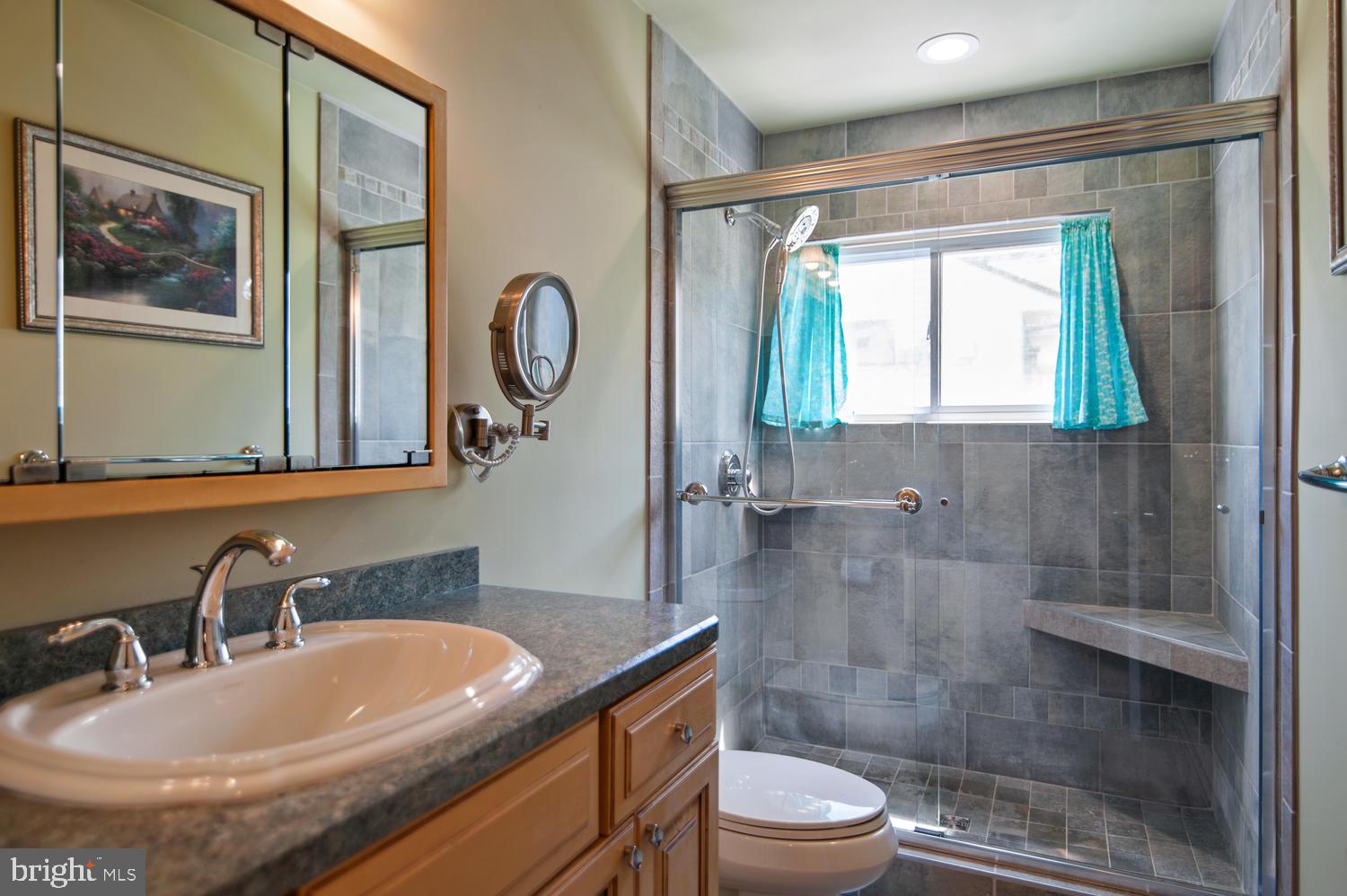 36 Falcon Road Levittown, PA 19056 - Photo 15 of 27