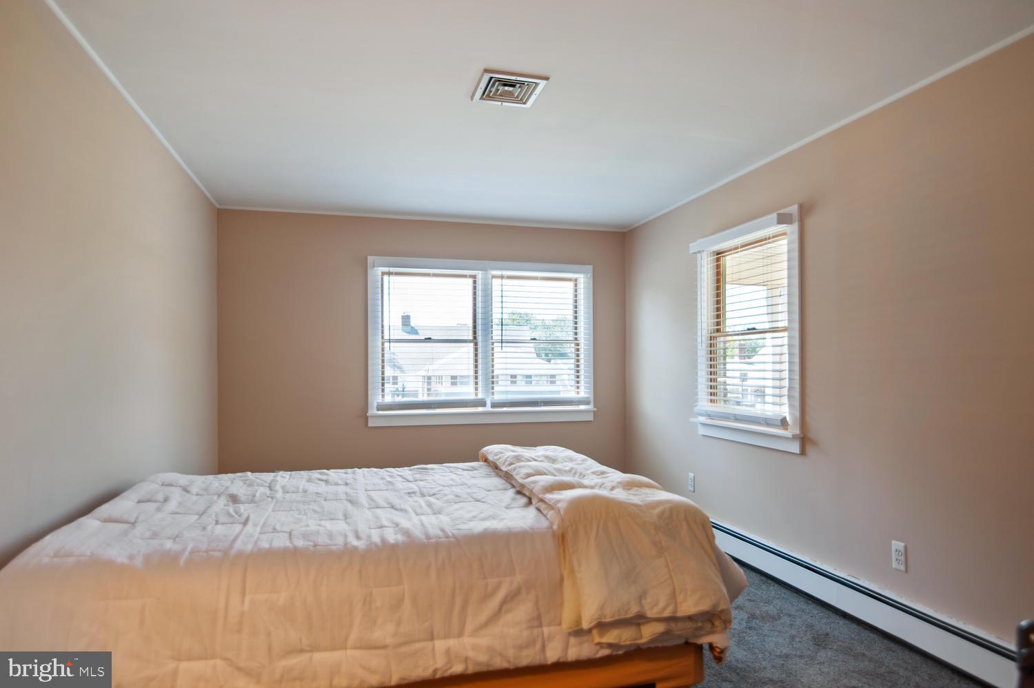 36 Falcon Road Levittown, PA 19056 - Photo 17 of 27