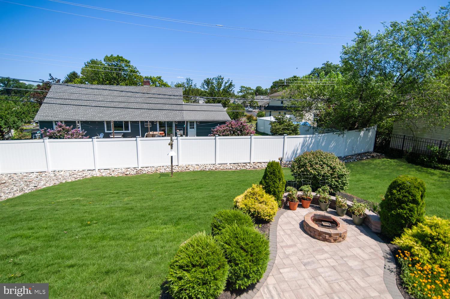 36 Falcon Road Levittown, PA 19056 - Photo 25 of 27
