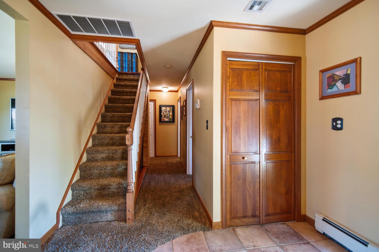 36 Falcon Road Levittown, PA 19056 - Photo 5 of 27