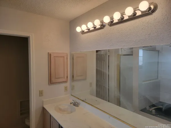 $2,300 | 1406 Lightstone Drive, San Antonio, TX 78258
