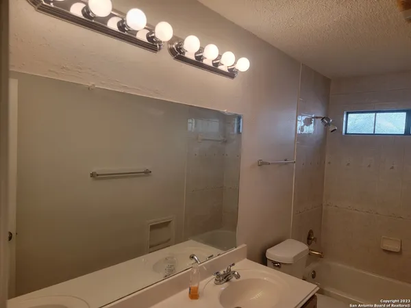 $2,300 | 1406 Lightstone Drive, San Antonio, TX 78258