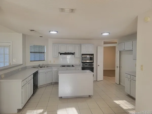 $2,300 | 1406 Lightstone Drive, San Antonio, TX 78258