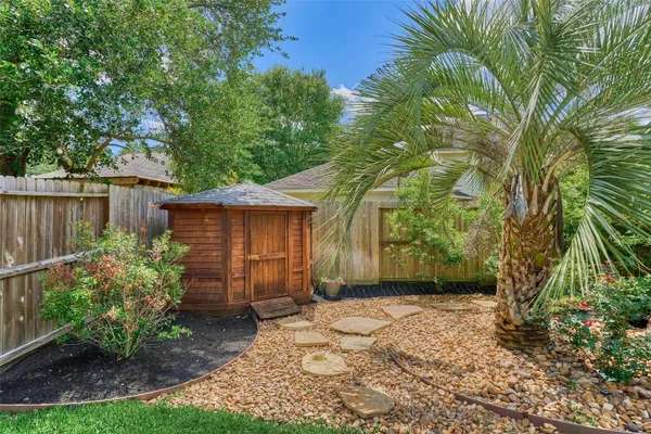 $715,000 | 23 Weeping Spruce Place, Conroe, TX 77384