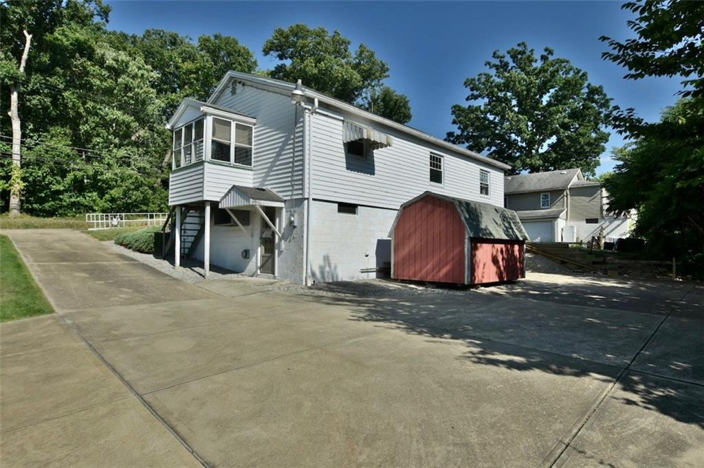 484 Big Knob Road Rochester, PA 15074 - Photo 3 of 15