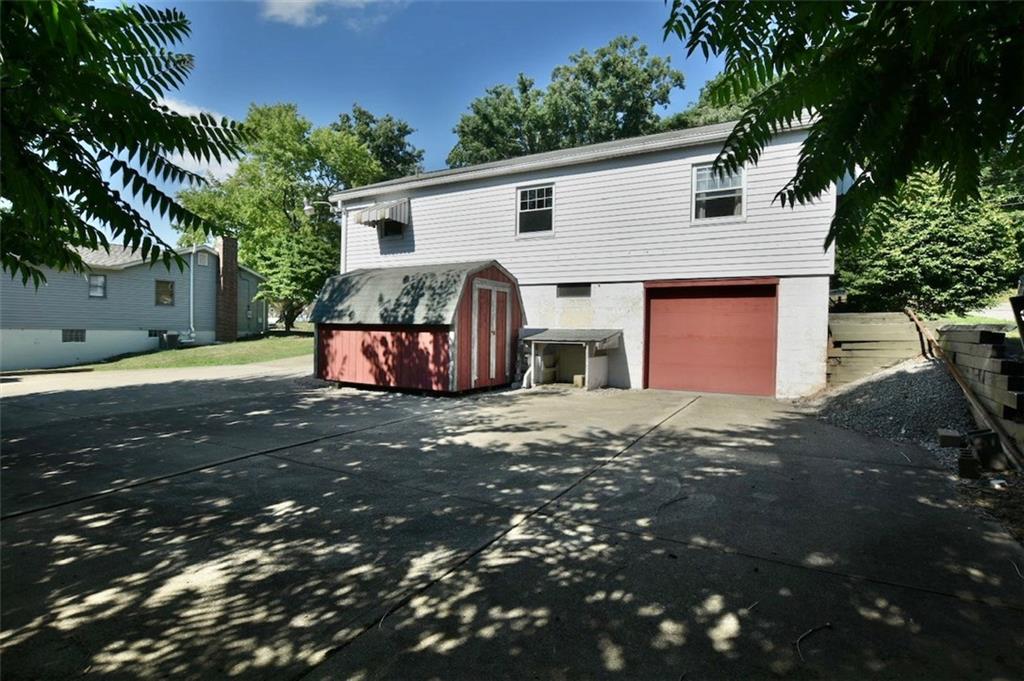 484 Big Knob Road Rochester, PA 15074 - Photo 4 of 15