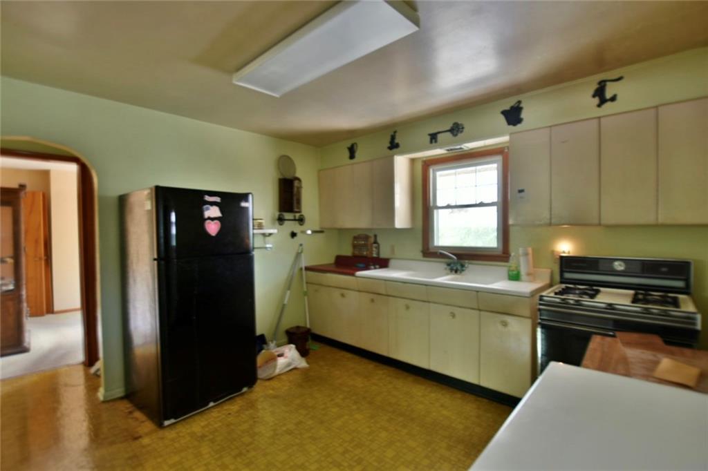 484 Big Knob Road Rochester, PA 15074 - Photo 10 of 15