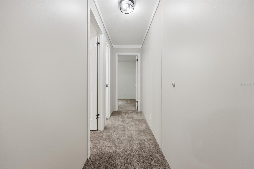 215 Southwest Alpine Place High Springs, FL 32643 - Photo 24 of 41 a view of a hallway