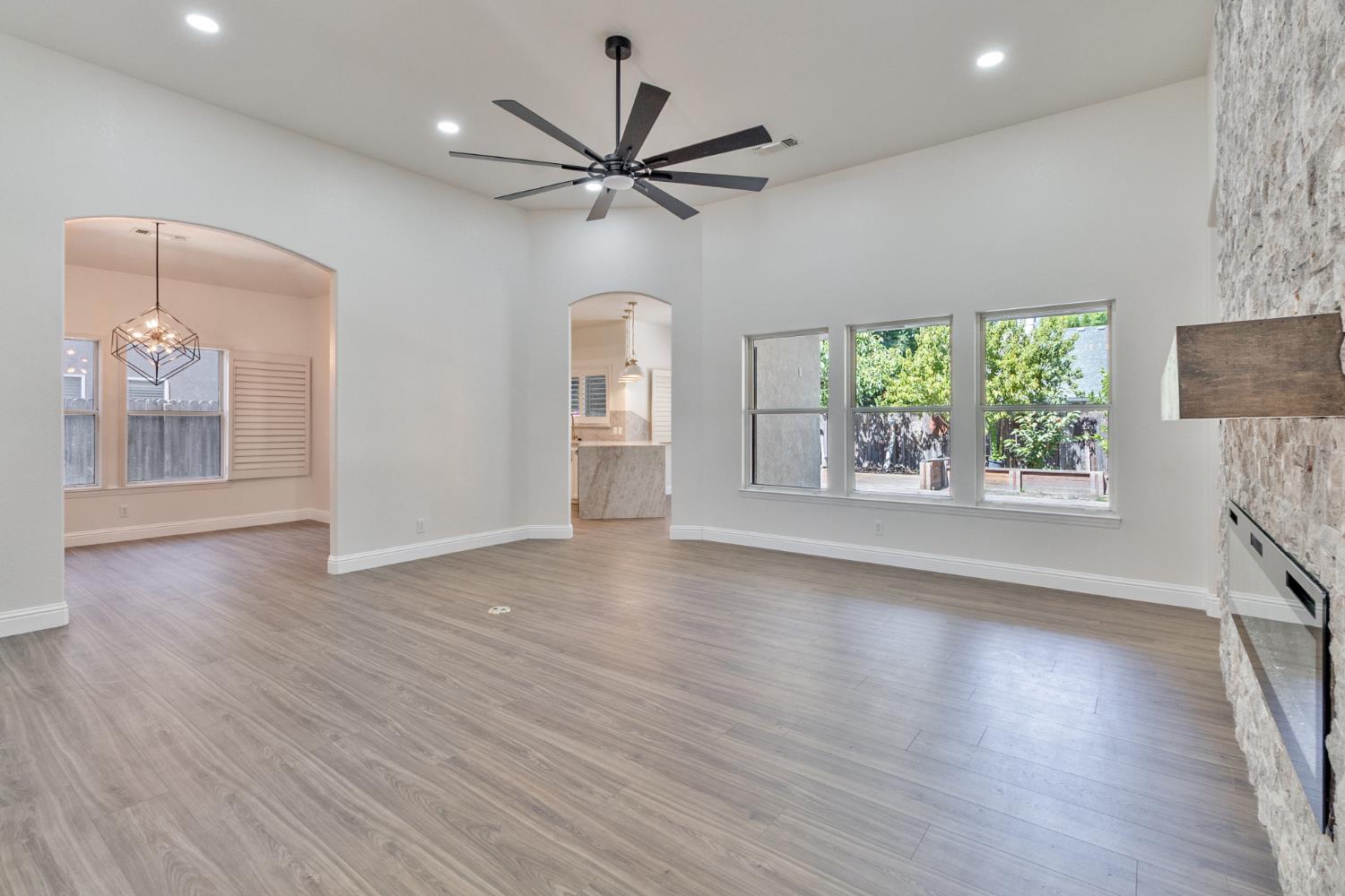 467 South Maple Drive Reedley, CA 93654 - Photo 8 of 65