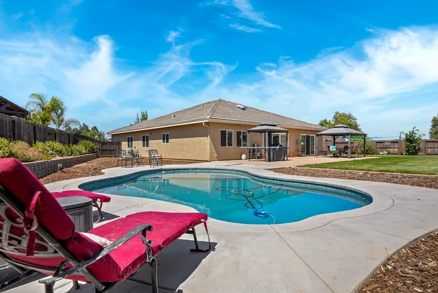 $669,000 | 400 Canterbury Court, Ione, CA 95640
