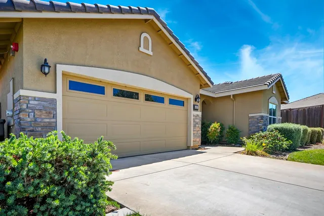 $669,000 | 400 Canterbury Court, Ione, CA 95640