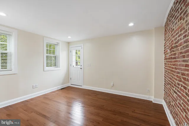 a view of a shaded area of a house
