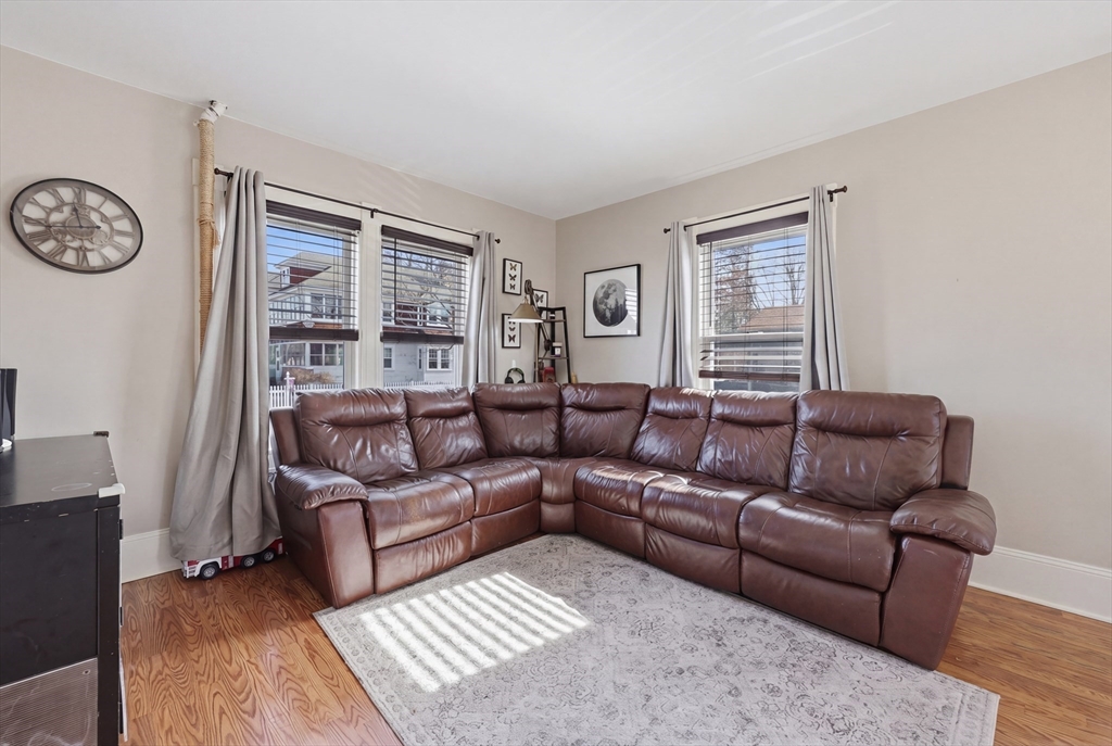 9 Hamilton Street Clinton, MA 01510 - Photo 7 of 32