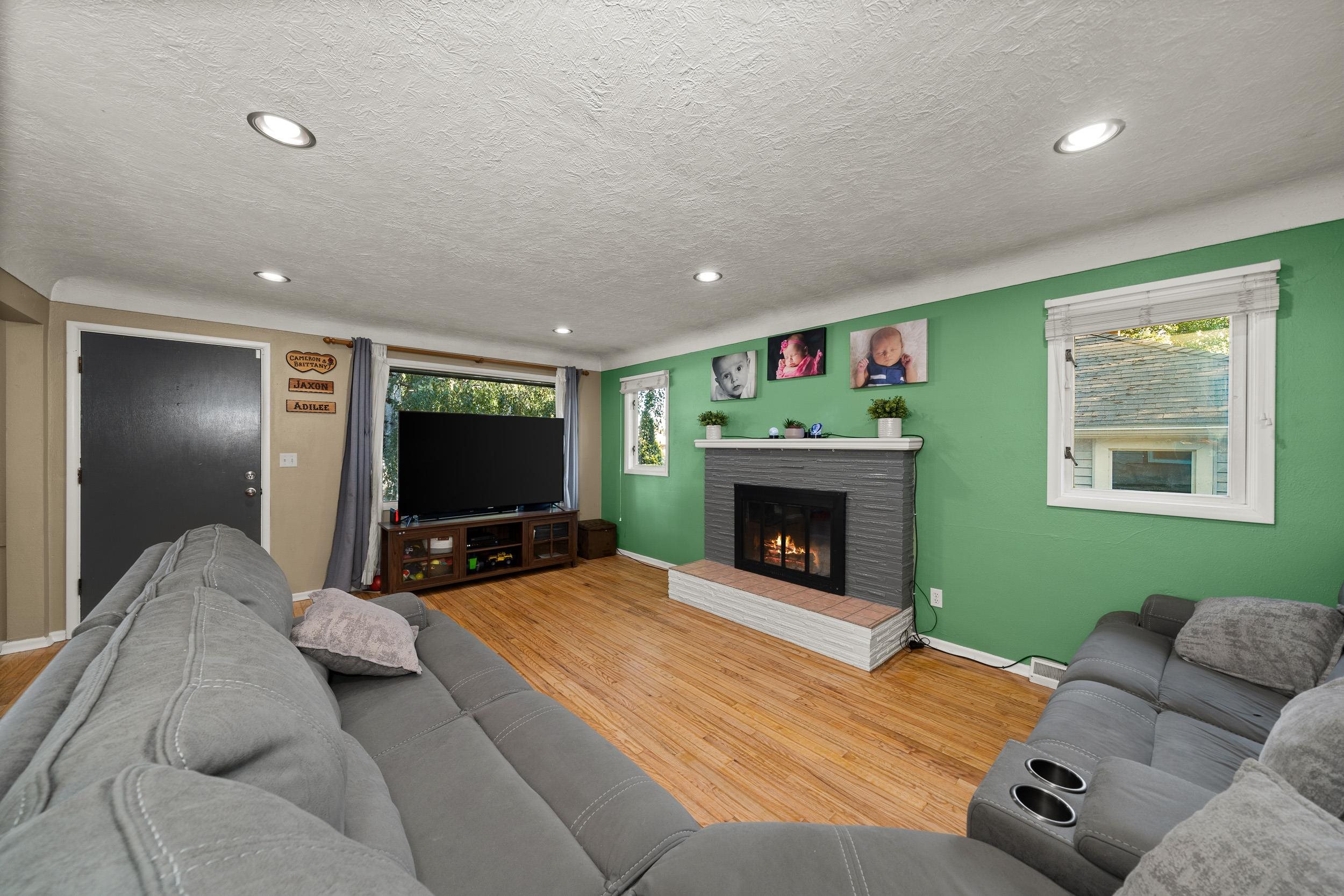 5327 North Walnut Street Spokane, WA 99205 - Photo 7 of 34