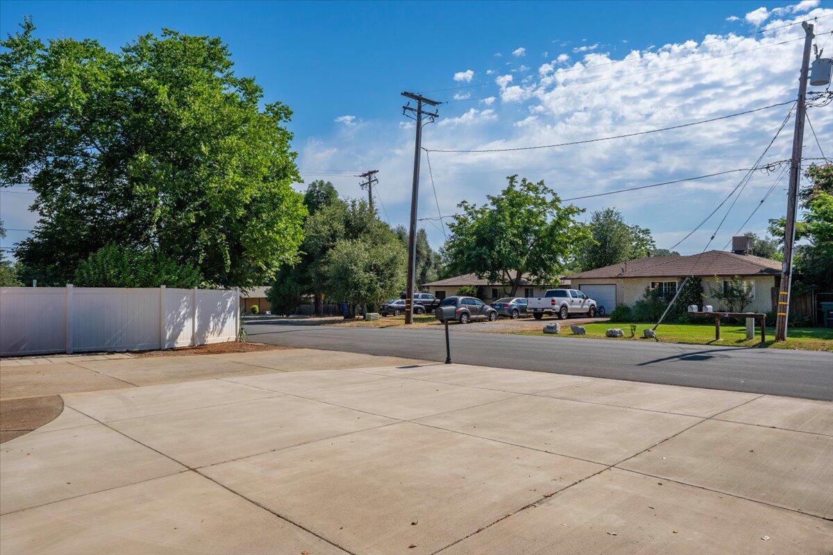 3594 Echo Road Redding, CA 96002 - Photo 46 of 62 Ample parking