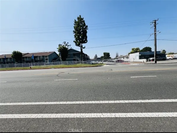 a view of a tennis court