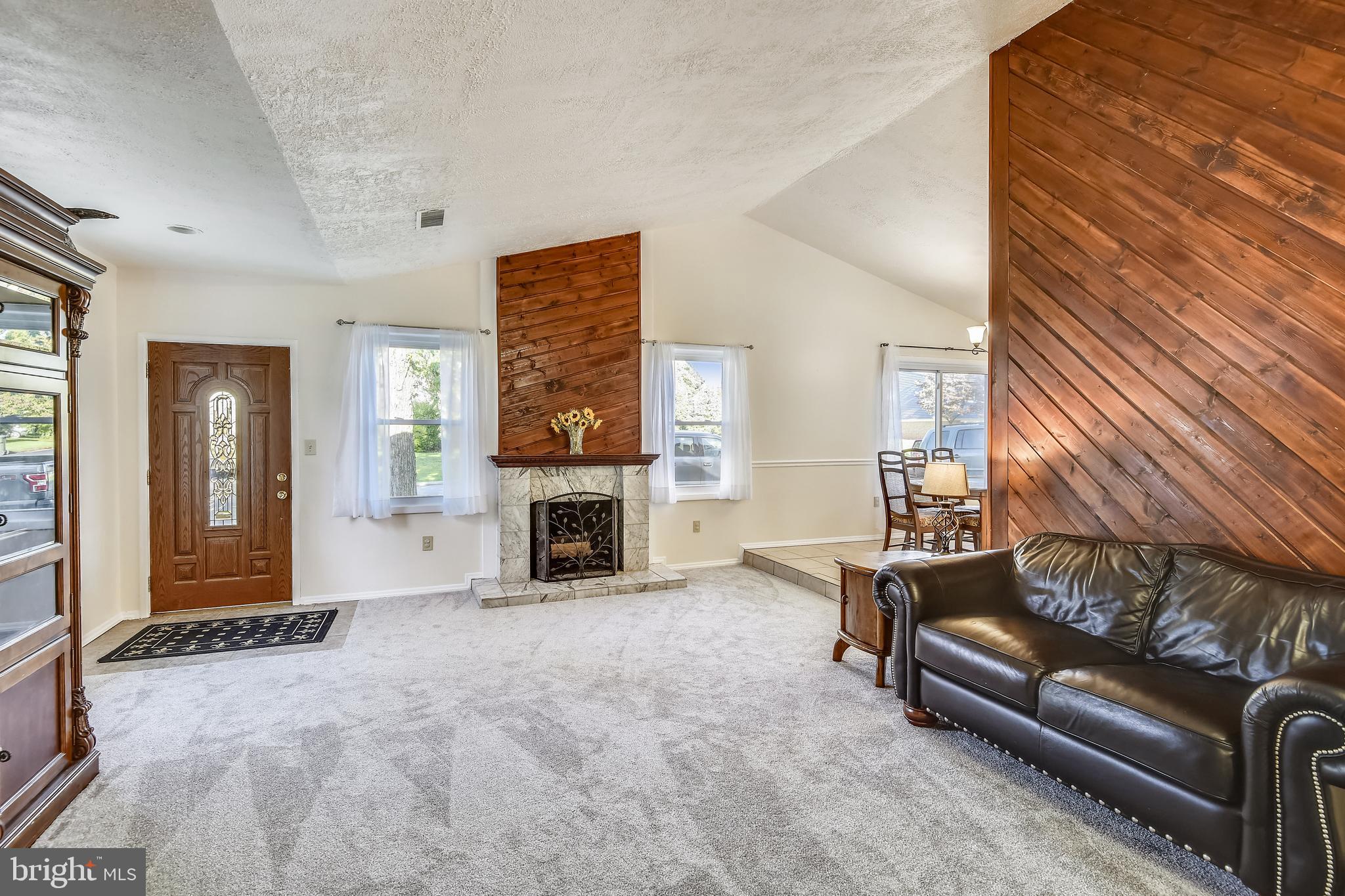 130 South Fox Road Sterling, VA 20164 - Photo 6 of 52 Gallery Image 6