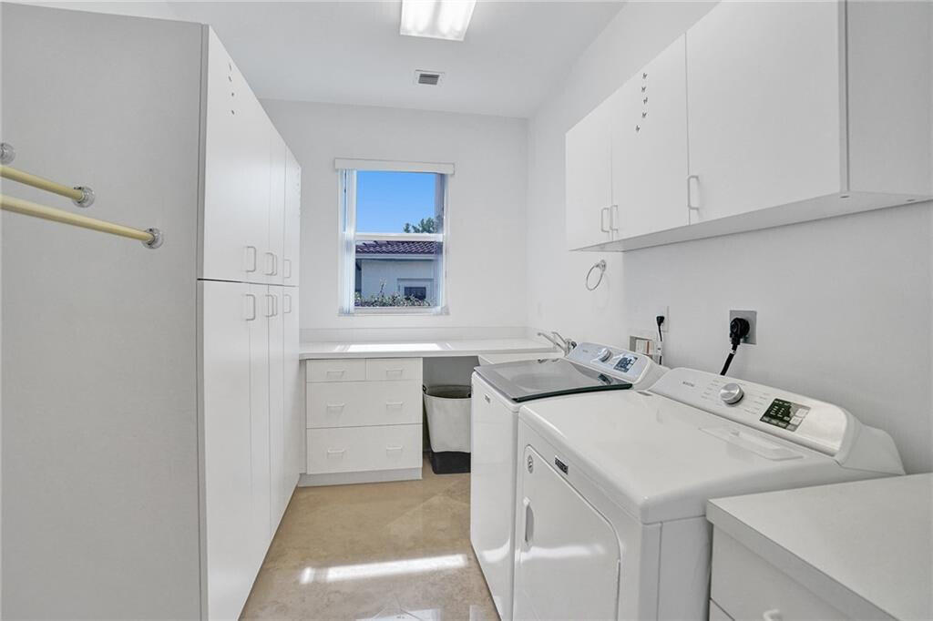 1033 Brooks Lane Delray Beach, FL 33483 - Photo 18 of 20 Laundry Room