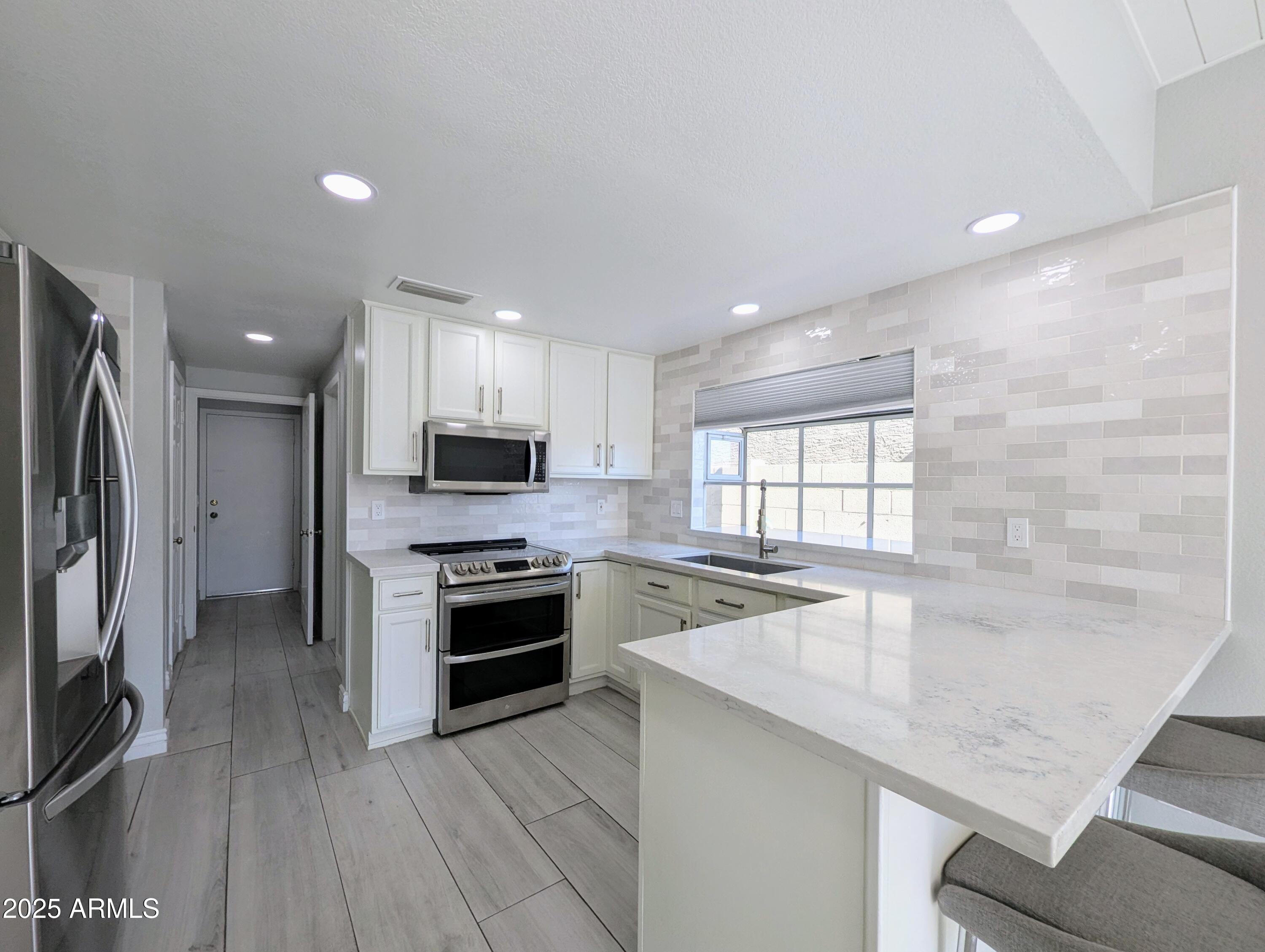 1337 West Windrift Way Gilbert, AZ 85233 - Photo 14 of 50 1337 W WINDRIFT WAY