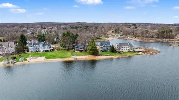 $885,000 | 7025 Eagle Hts Drive, Mattawan, MI 49071