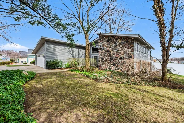 $885,000 | 7025 Eagle Hts Drive, Mattawan, MI 49071